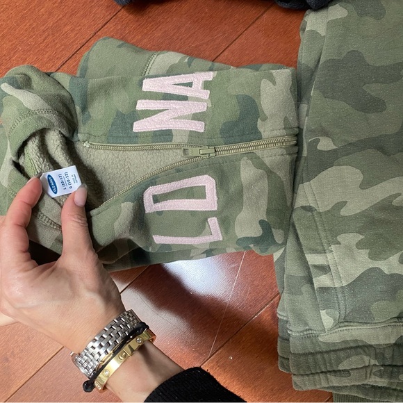 LOT of girls clothing (30 items) - Picture 2 of 11